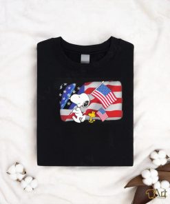 Snoopy and Woodstocks hug American Flag 2023 shirt