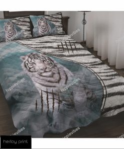 Tiger In Jungle Quilt Bed Set